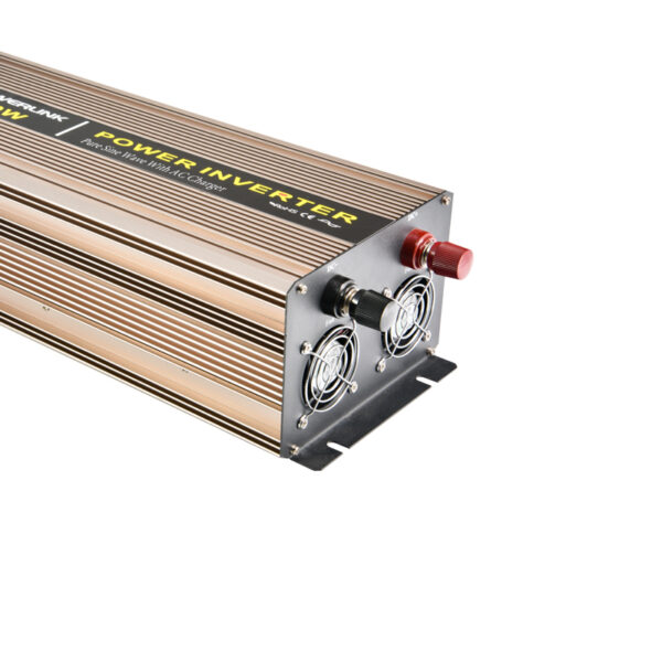 2000W power inverter with AC charger